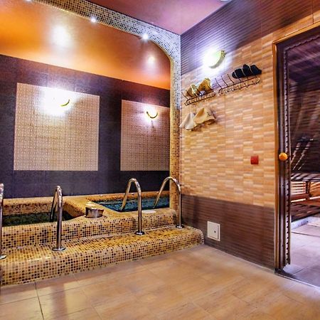 Hotel Fortuna Lviv Ngoại thất bức ảnh