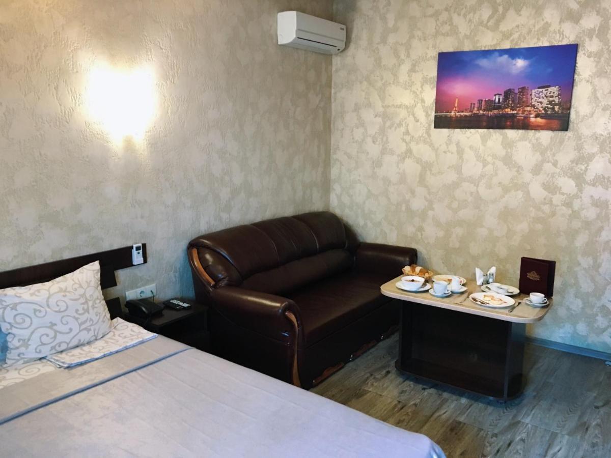 Hotel Fortuna Lviv Ngoại thất bức ảnh