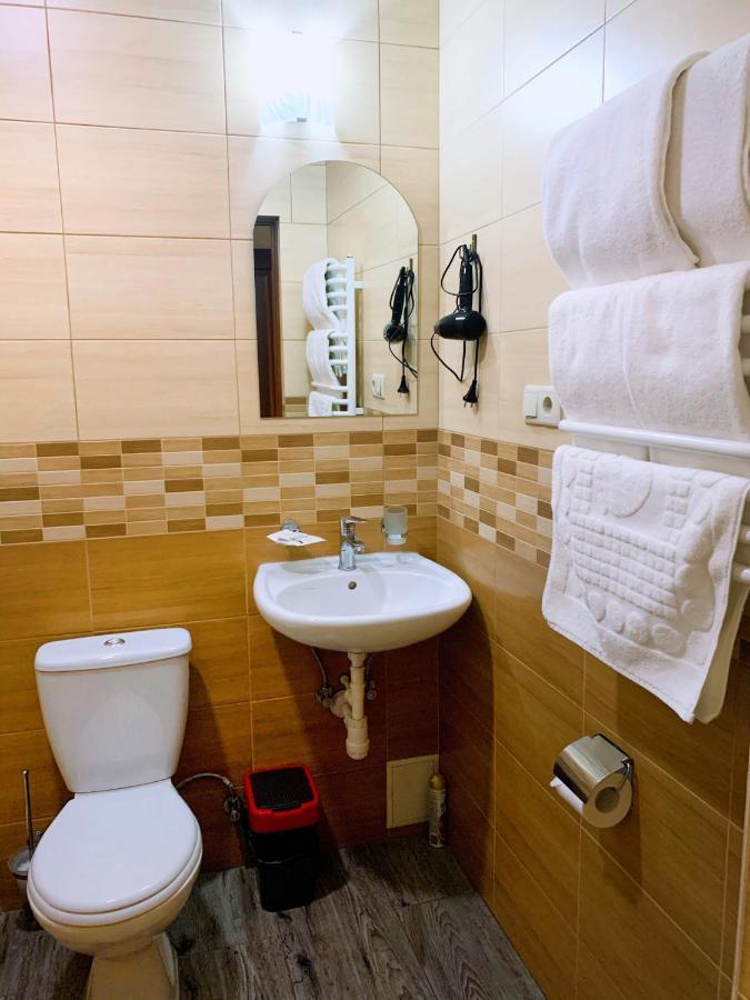 Hotel Fortuna Lviv Ngoại thất bức ảnh