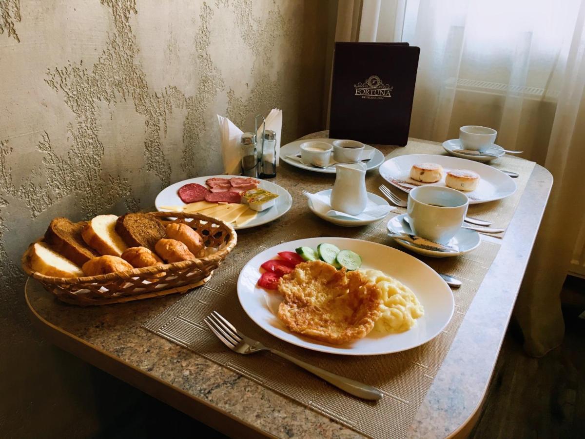 Hotel Fortuna Lviv Ngoại thất bức ảnh