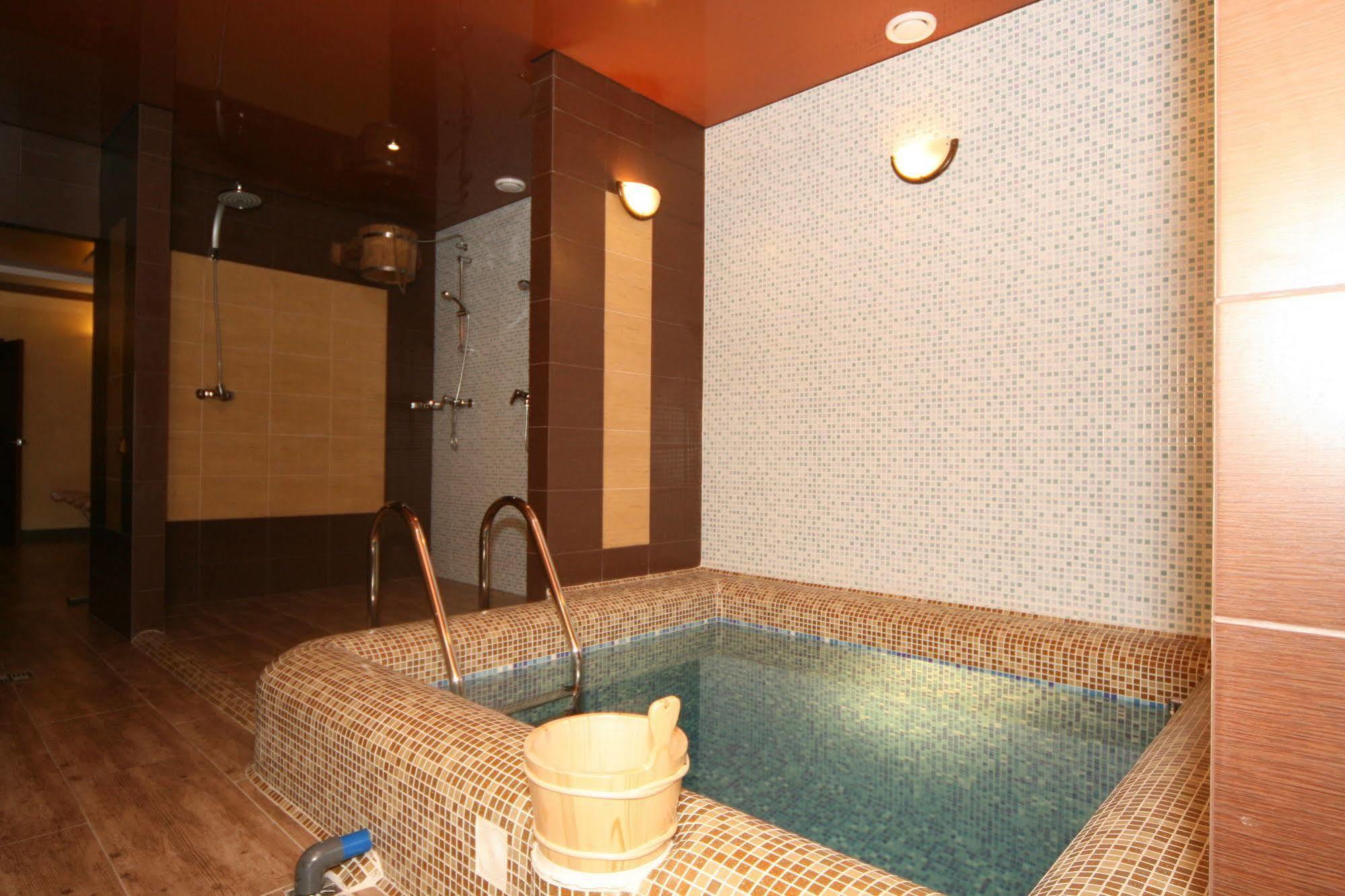 Hotel Fortuna Lviv Ngoại thất bức ảnh