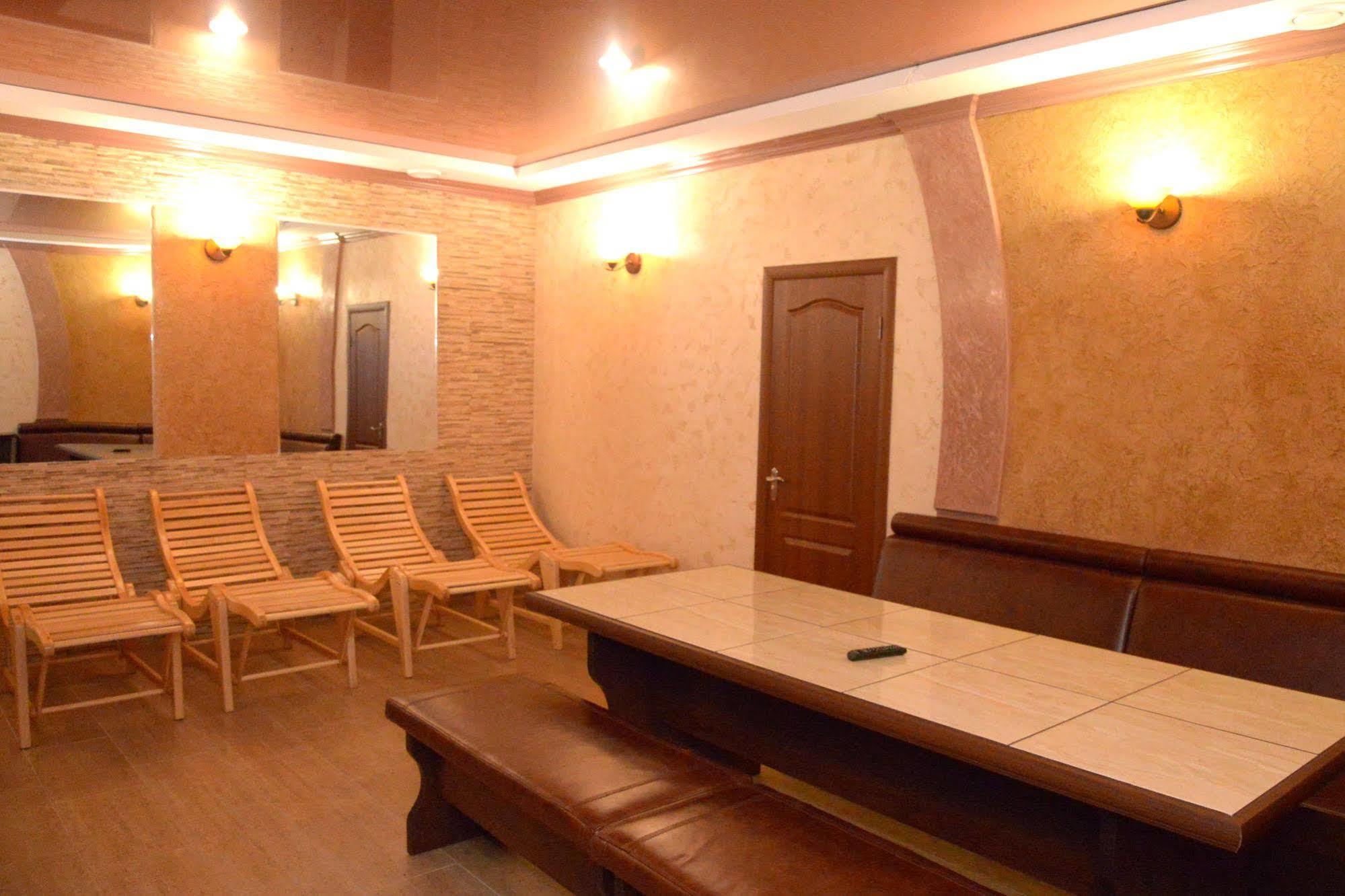 Hotel Fortuna Lviv Ngoại thất bức ảnh