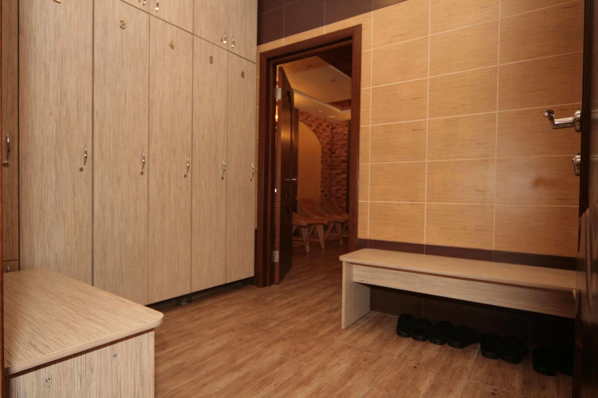 Hotel Fortuna Lviv Ngoại thất bức ảnh