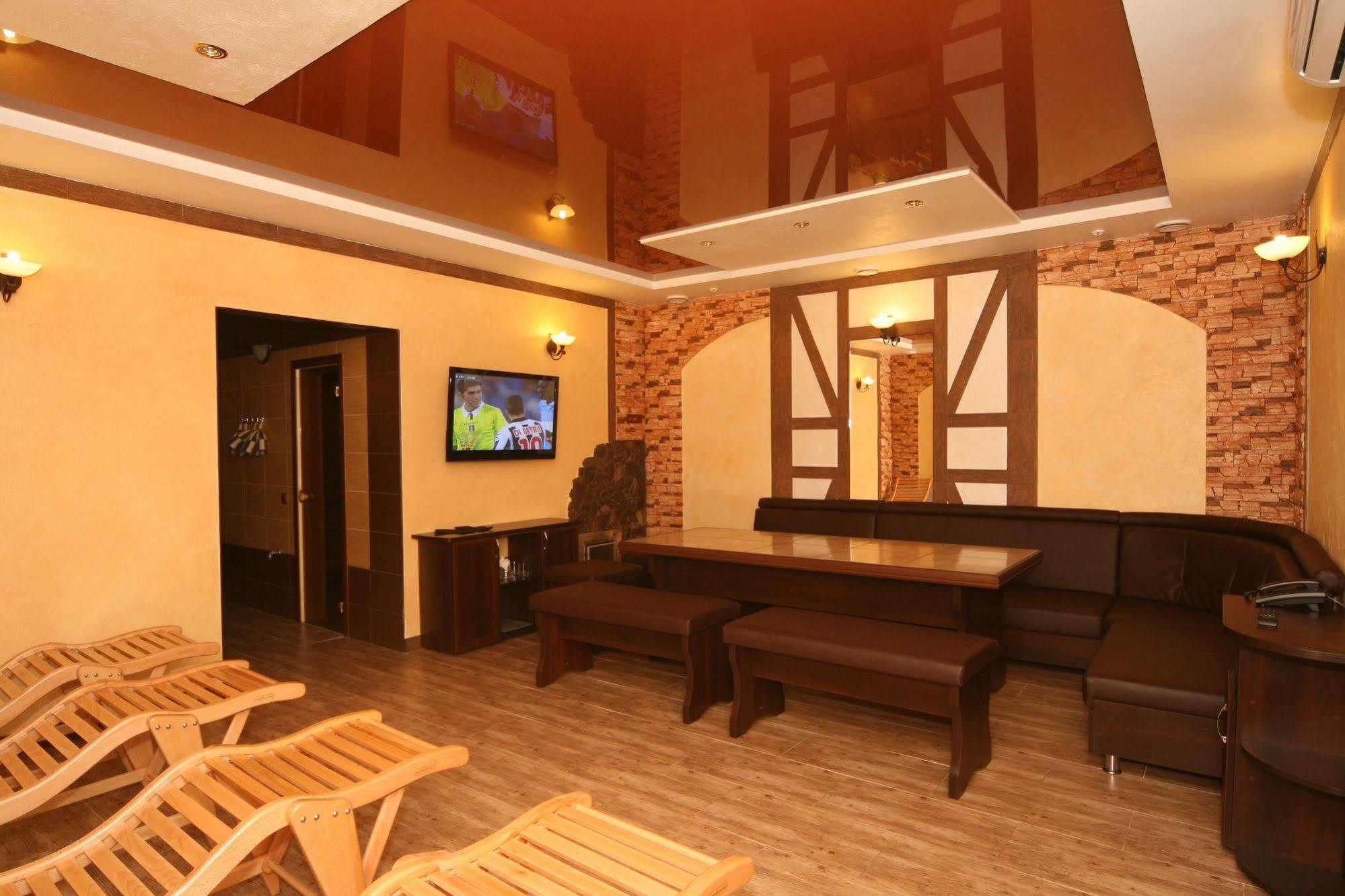 Hotel Fortuna Lviv Ngoại thất bức ảnh
