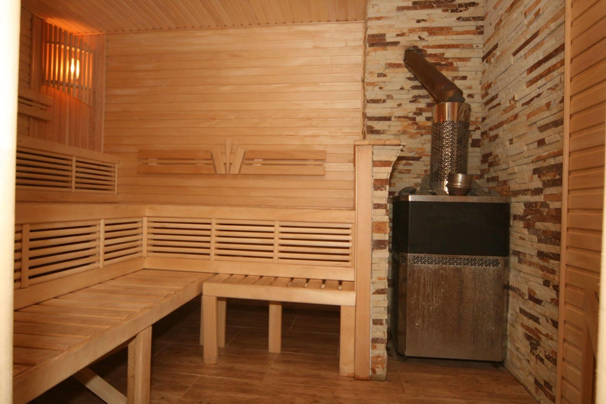 Hotel Fortuna Lviv Ngoại thất bức ảnh